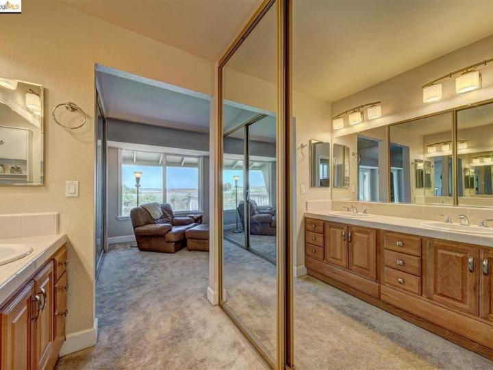 500 Discovery Bay Blvd, Discovery Bay, CA | Delta Waterfront Access. Photo 23 of 40