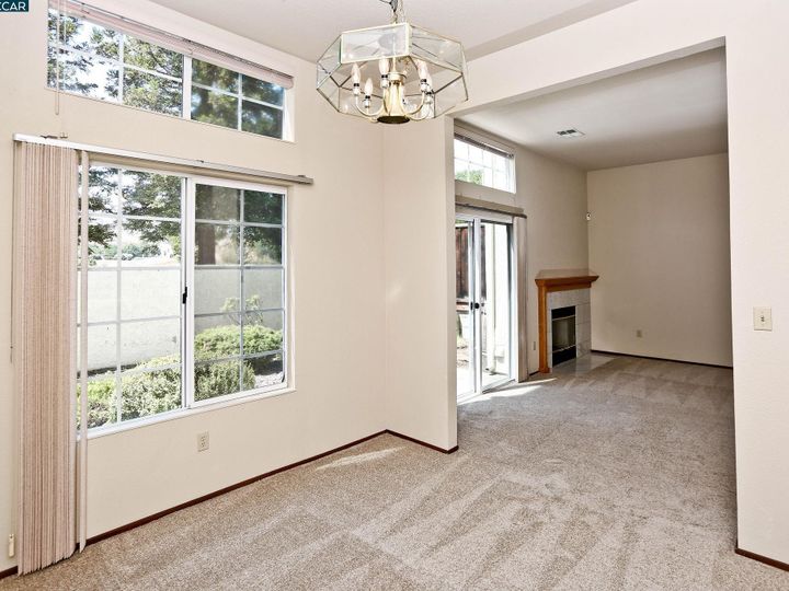 5276 Pebble Glen Dr, Concord, CA, 94521 Townhouse. Photo 7 of 28