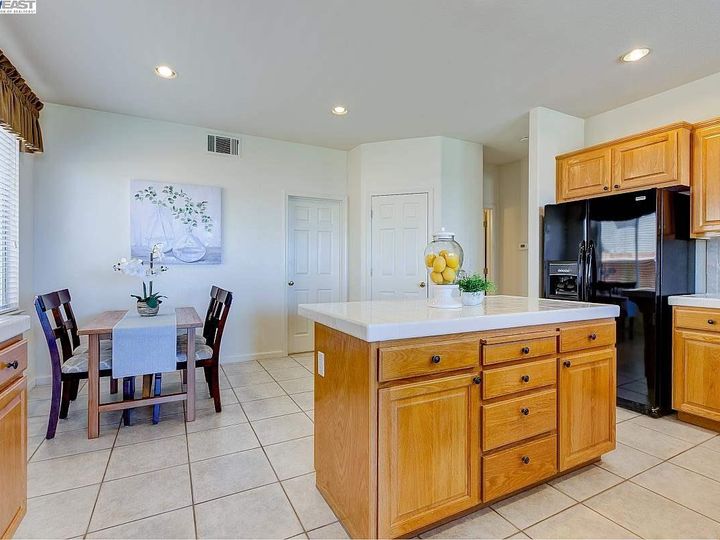 5306 Fairweather Ct, Castro Valley, CA | 5 Canyons. Photo 13 of 40
