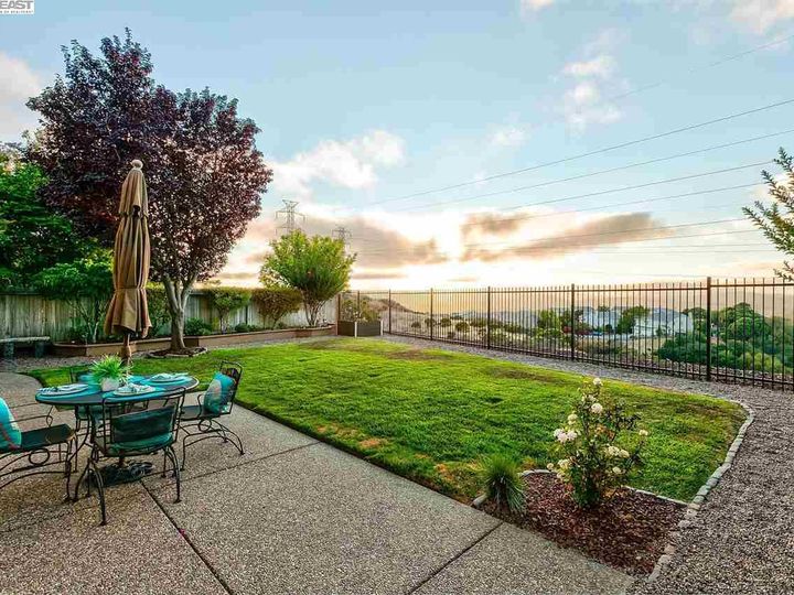 5306 Fairweather Ct, Castro Valley, CA | 5 Canyons. Photo 32 of 40