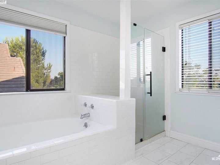 5330 Edgeview Dr, Discovery Bay, CA | Discovery Bay Country Club. Photo 23 of 40