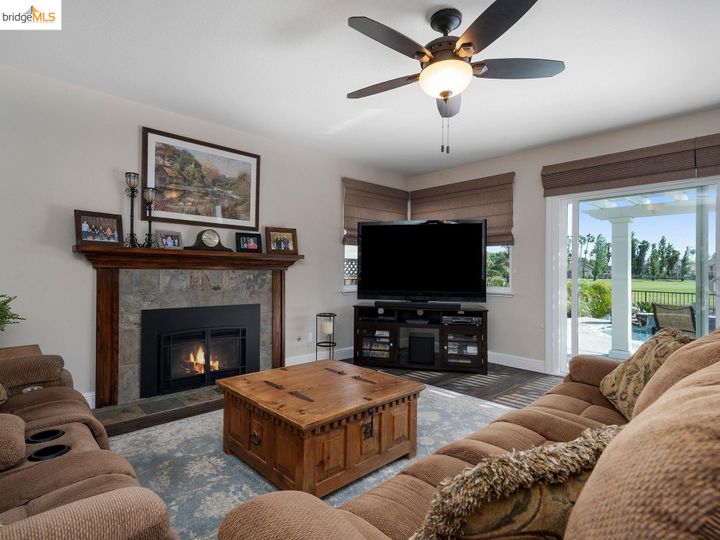 5361 Emerald Ct, Discovery Bay, CA | Discovery Bay Country Club. Photo 19 of 51