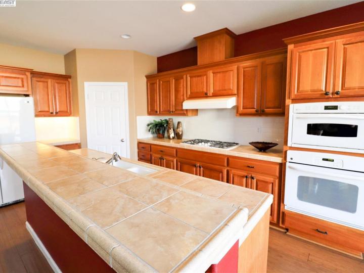 543 Livingston Ct, Discovery Bay, CA | The Lakes. Photo 10 of 26