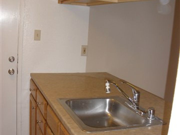 Rental 5456 Roundtree Dr unit #D, Concord, CA, 94521. Photo 2 of 9