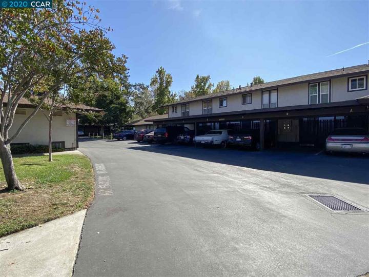 5472 Roundtree Pl #F, Concord, CA, 94521 Townhouse. Photo 18 of 20