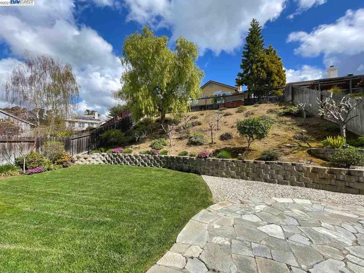 5538 Gold Creek Dr, Castro Valley, CA | 5 Canyons. Photo 11 of 38