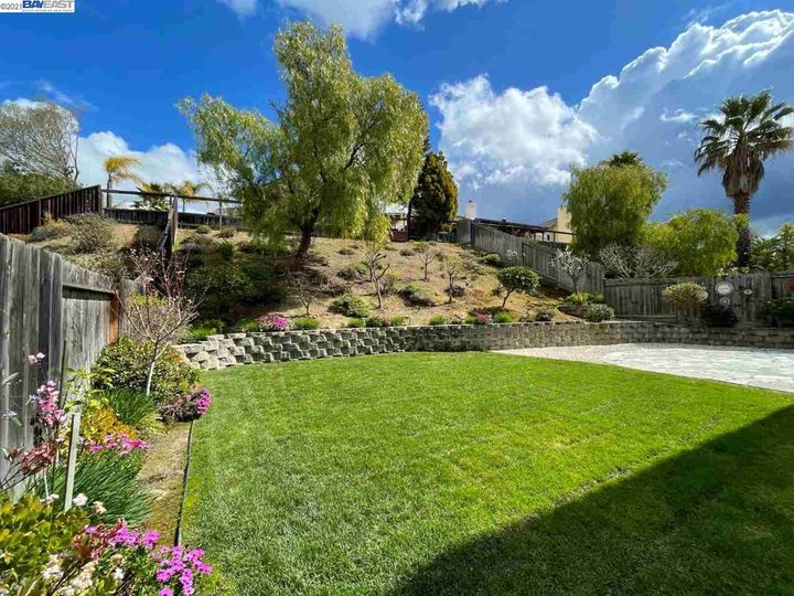 5538 Gold Creek Dr, Castro Valley, CA | 5 Canyons. Photo 13 of 38