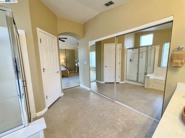 5538 Gold Creek Dr, Castro Valley, CA | 5 Canyons. Photo 25 of 38
