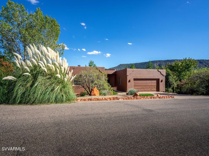 560 Concho Dr, Sedona, AZ | Cathedral View 1. Photo 2 of 35