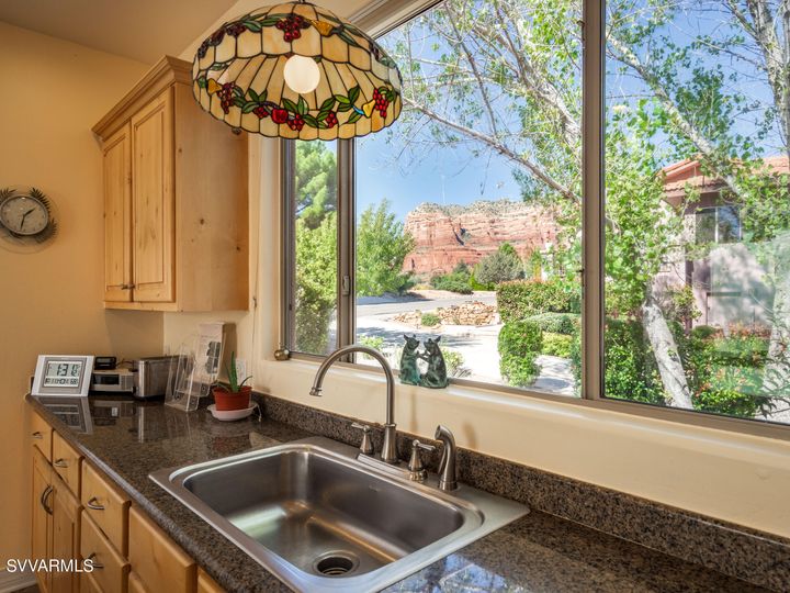 560 Concho Dr, Sedona, AZ | Cathedral View 1. Photo 13 of 35