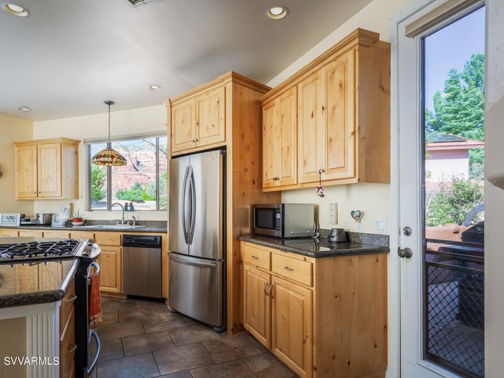 560 Concho Dr, Sedona, AZ | Cathedral View 1. Photo 10 of 35