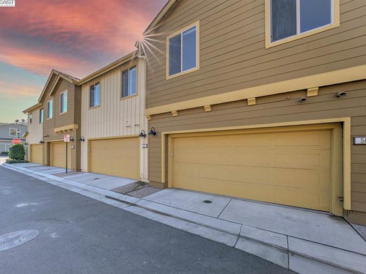 560 Sandalwood Dr, Livermore, CA, 94551 Townhouse. Photo 25 of 40