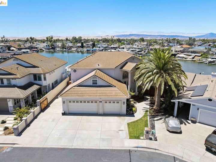 5645 Sunfish Ct, Discovery Bay, CA | Delta Waterfront Access. Photo 4 of 52