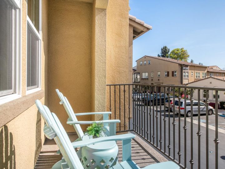 573 Holthouse Ter, Sunnyvale, CA, 94087 Townhouse. Photo 16 of 25
