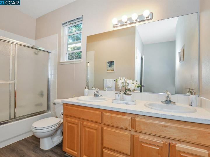 6 Heritage Oaks Rd, Pleasant Hill, CA, 94523 Townhouse. Photo 14 of 32