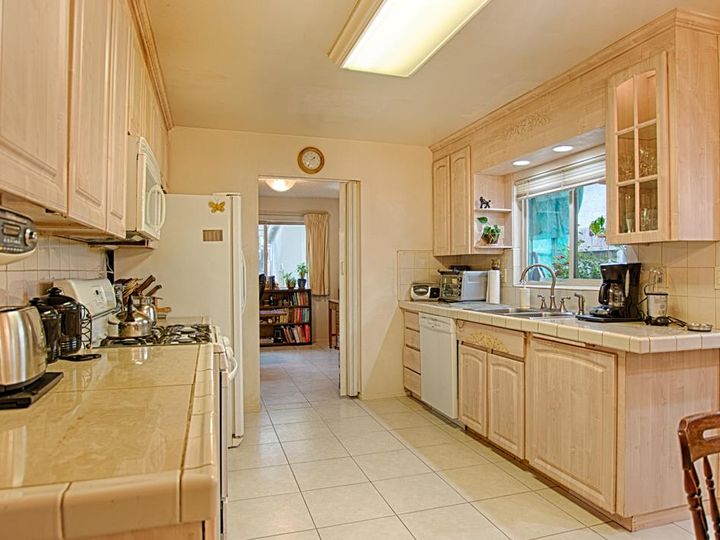 605 Almond Dr, Watsonville, CA | . Photo 4 of 15