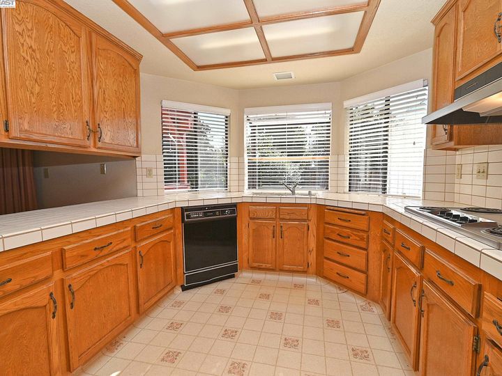 6445 Boone Dr, Castro Valley, CA | Palomares Hills. Photo 22 of 60