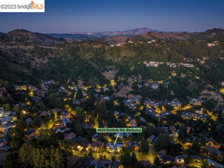 6920 Norfolk Rd, Berkeley, CA | Claremont Hills. Photo 51 of 53
