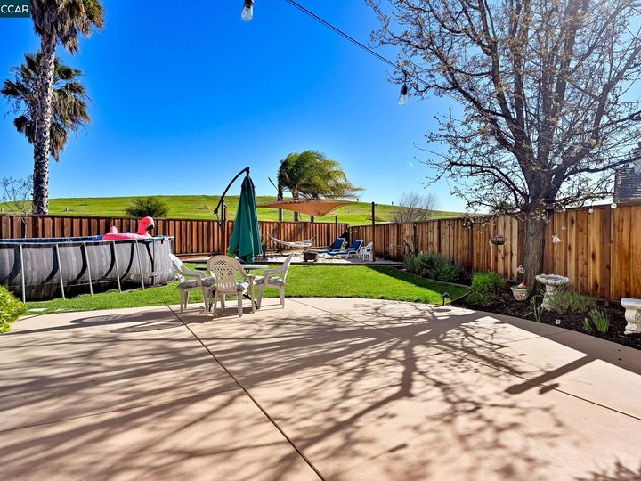 720 Bentley Ct, Brentwood, CA | Shadow Lakes. Photo 32 of 40