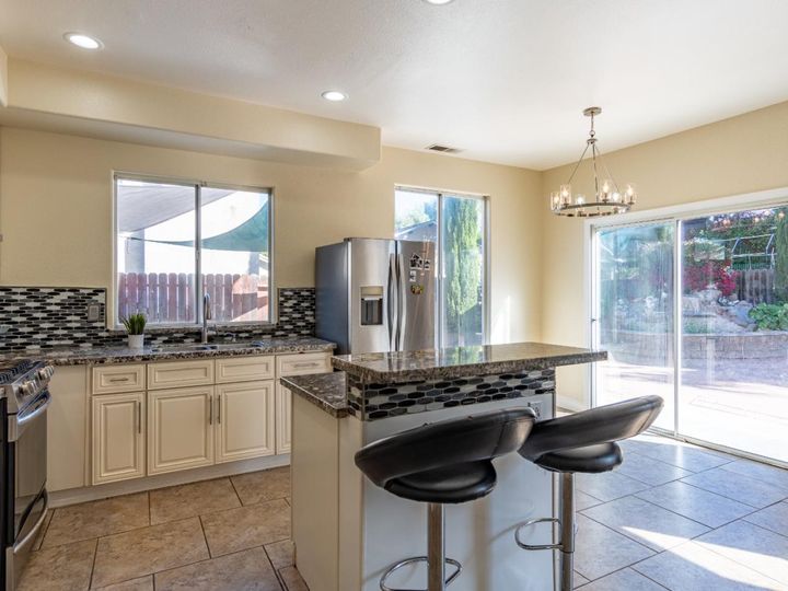 760 Talbot Dr, Hollister, CA | . Photo 16 of 31