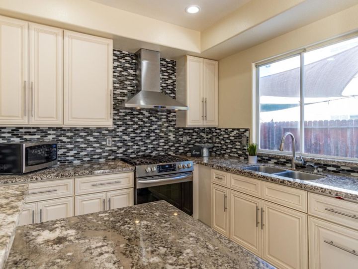 760 Talbot Dr, Hollister, CA | . Photo 19 of 31
