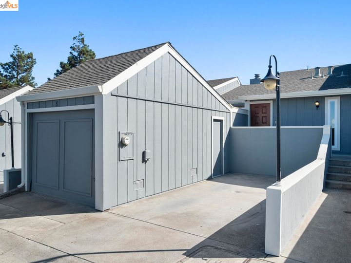 81 Anair Way, Oakland, CA, 94605 Townhouse. Photo 43 of 48