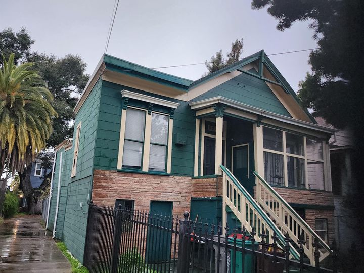 927 Chester St, Oakland, CA | . Photo 2 of 2