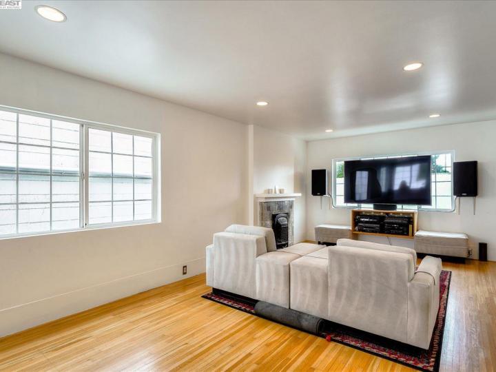 960 56th St, Oakland, CA | North Oakland. Photo 13 of 37