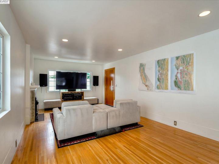 960 56th St, Oakland, CA | North Oakland. Photo 14 of 37