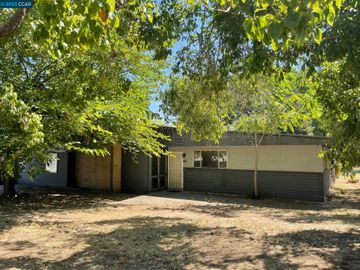 1127 Temple Dr, Pacheco, CA