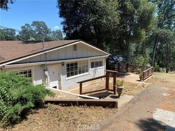 12865 High Valley Rd, Clearlake Oaks, CA