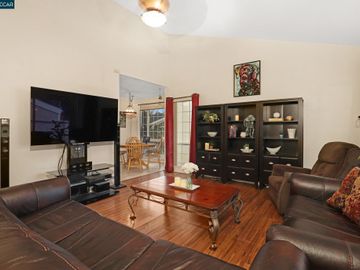 1295 Kenwal Rd #D, Concord, CA, 94521 Townhouse. Photo 4 of 19