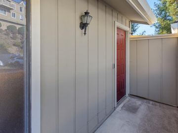 14 Anair Way, Oakland, CA, 94605 Townhouse. Photo 3 of 40