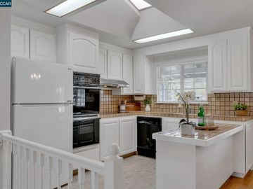 1501 Carriage Dr, Walnut Creek, CA | Carriage Square. Photo 6 of 28