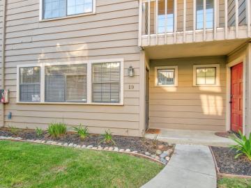 160 Gibson Dr #19, Hollister, CA, 95023 Townhouse. Photo 2 of 19