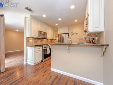 1623 Peachtree Cmn, Livermore, CA, 94551 Townhouse. Photo 5 of 22