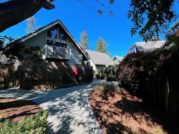 1940 Silverwood Ave, Mountain View, CA, 94043 Townhouse. Photo 3 of 28