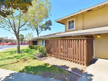 2001 Olivera Rd #C, Concord, CA, 94520 Townhouse. Photo 2 of 39