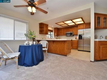 20659 Maria Ct, Castro Valley, CA, 94546 Townhouse. Photo 6 of 26