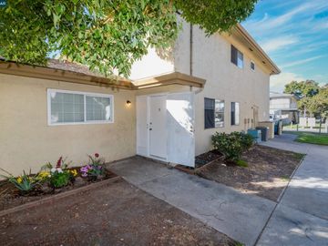 2114 Peppertree Way #3, Antioch, CA, 94509 Townhouse. Photo 2 of 21