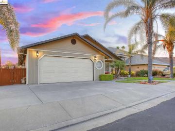 2264 Reef Ct, Discovery Bay, CA | Delta Waterfront Access. Photo 6 of 40