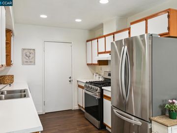 2355 Crystal Ave, Concord, CA | Concord Uplands. Photo 6 of 19