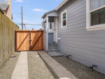2368 107th Ave, Oakland, CA | . Photo 5 of 29