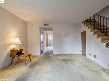 2420 Belvedere Ave, San Leandro, CA, 94577 Townhouse. Photo 4 of 19