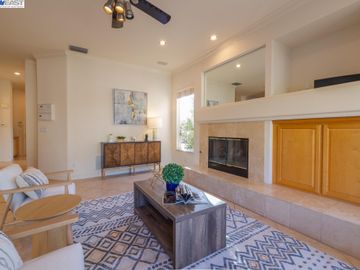 25515 Crestfield Cir, Castro Valley, CA | 5 Canyons. Photo 6 of 53