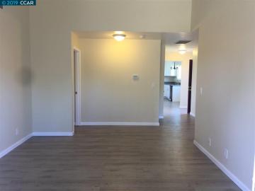 28 Virgil Ct Bay Point CA Multi-family home. Photo 4 of 14
