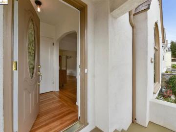 3221 Millsview Ave, Oakland, CA | Maxwell  Park. Photo 3 of 38