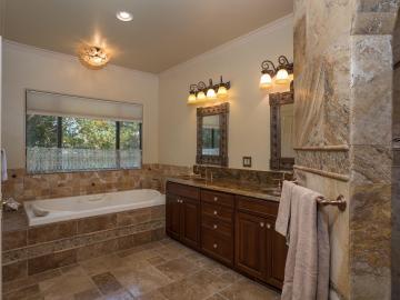 365 Concho Dr, Sedona, AZ | Cathedral View 1. Photo 4 of 20