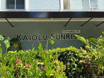430 Kaiolu St unit #902, Waikiki, HI