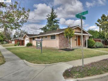 4355 Brookwood Ave, Fremont, CA | Fremont Fields. Photo 3 of 22